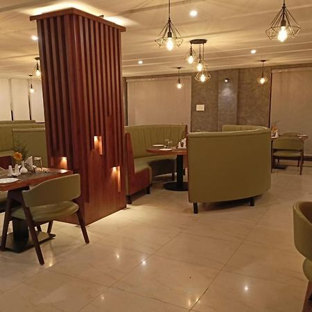 Hotel Preethi Classic Towers Ooty Buitenkant foto