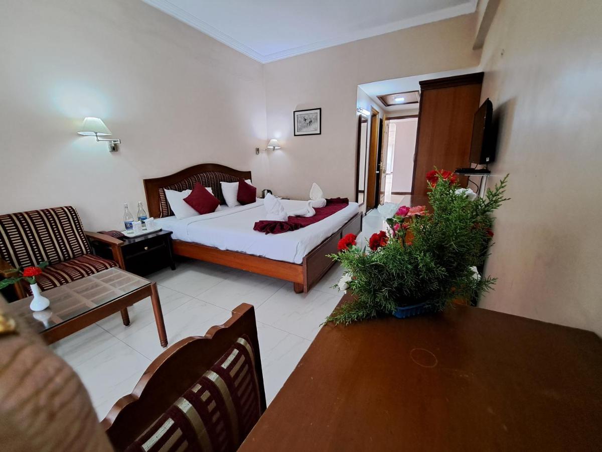 Hotel Preethi Classic Towers Ooty Buitenkant foto