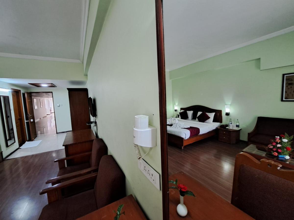 Hotel Preethi Classic Towers Ooty Buitenkant foto