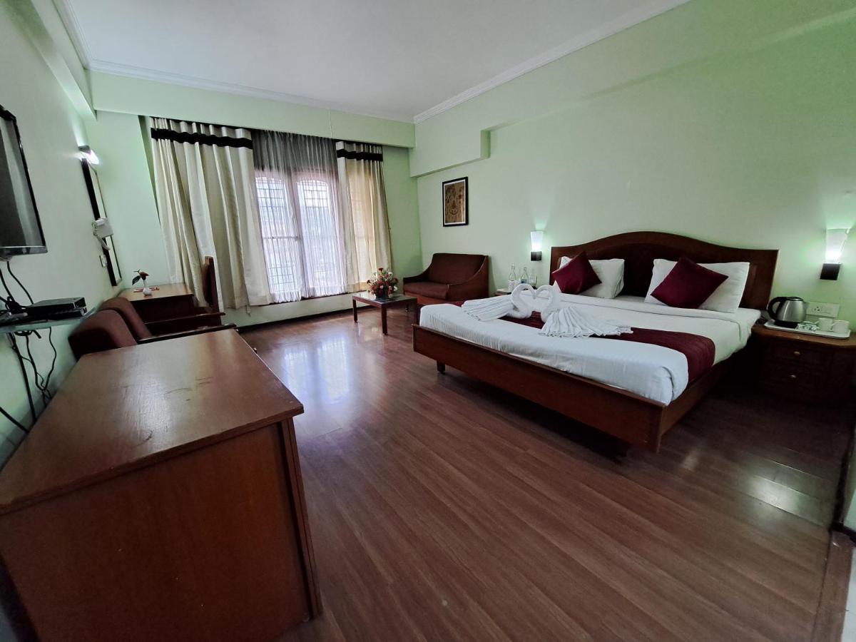 Hotel Preethi Classic Towers Ooty Buitenkant foto