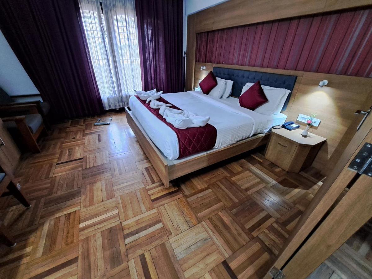 Hotel Preethi Classic Towers Ooty Buitenkant foto