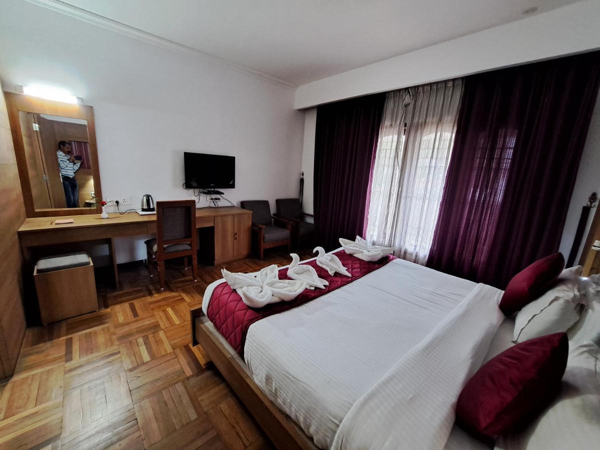Hotel Preethi Classic Towers Ooty Buitenkant foto