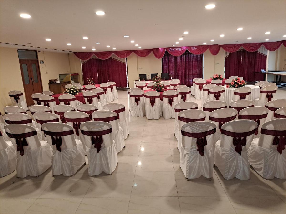 Hotel Preethi Classic Towers Ooty Buitenkant foto