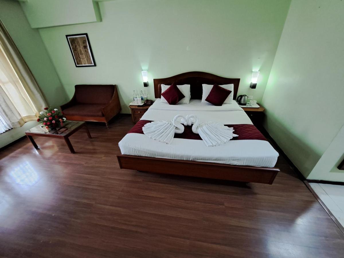 Hotel Preethi Classic Towers Ooty Buitenkant foto