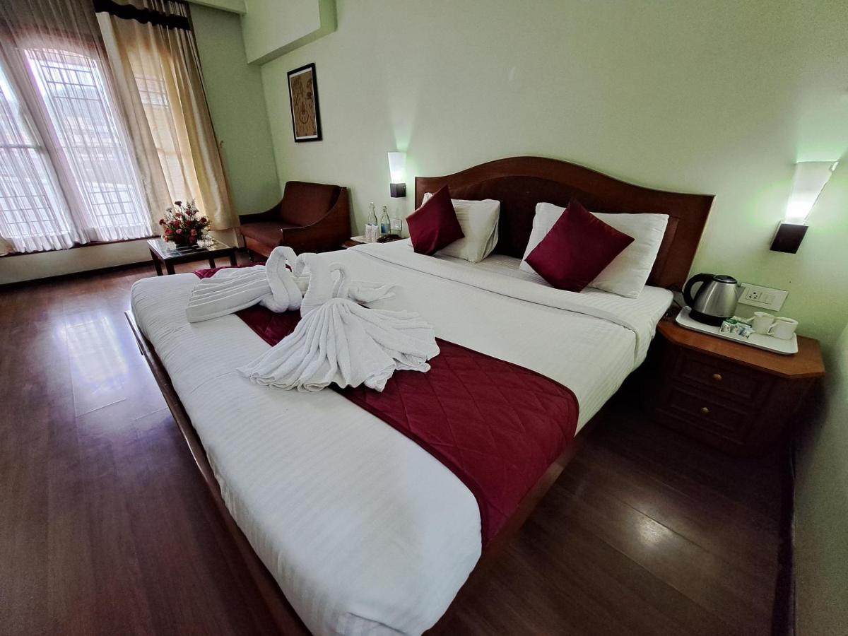 Hotel Preethi Classic Towers Ooty Buitenkant foto