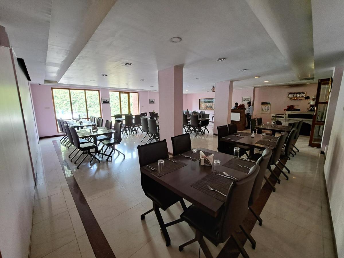Hotel Preethi Classic Towers Ooty Buitenkant foto