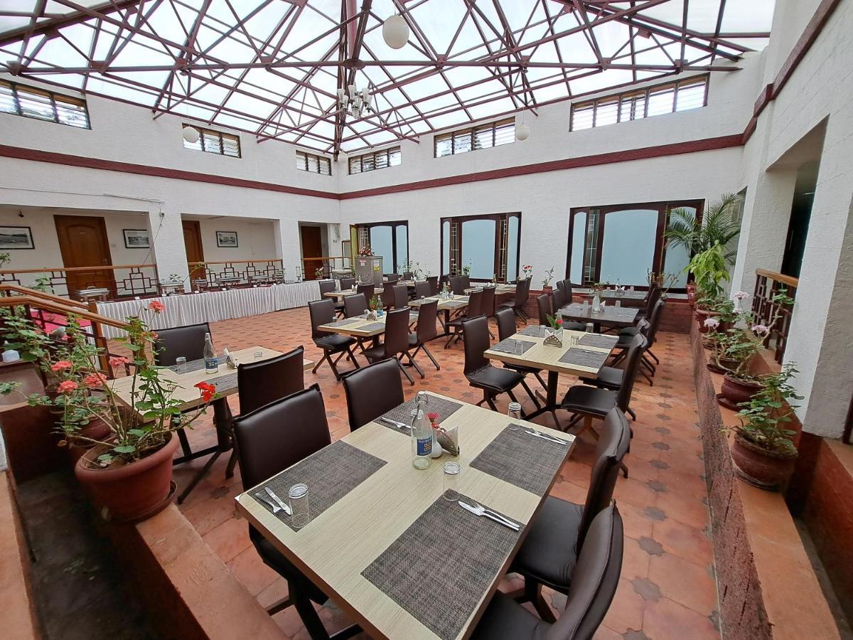 Hotel Preethi Classic Towers Ooty Buitenkant foto
