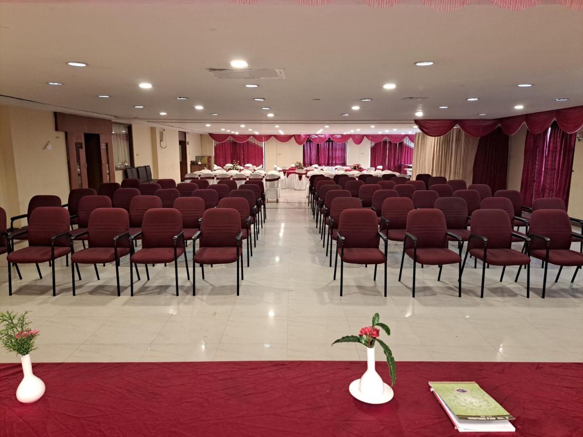 Hotel Preethi Classic Towers Ooty Buitenkant foto