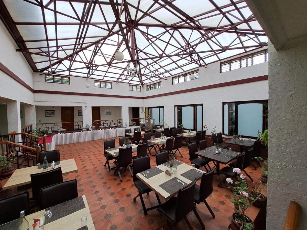 Hotel Preethi Classic Towers Ooty Buitenkant foto